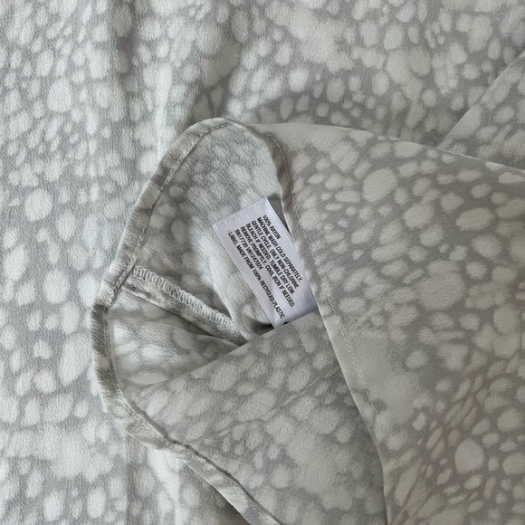 A New Day Short Flutter Sleeve Animal Print Top XL - Picture 9 of 12